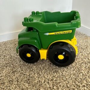 John Deere large dump truck children’s toy